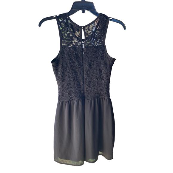 Love Reign Lace Dress with Intricate Detailing Black XSmall - Picture 3 of 5